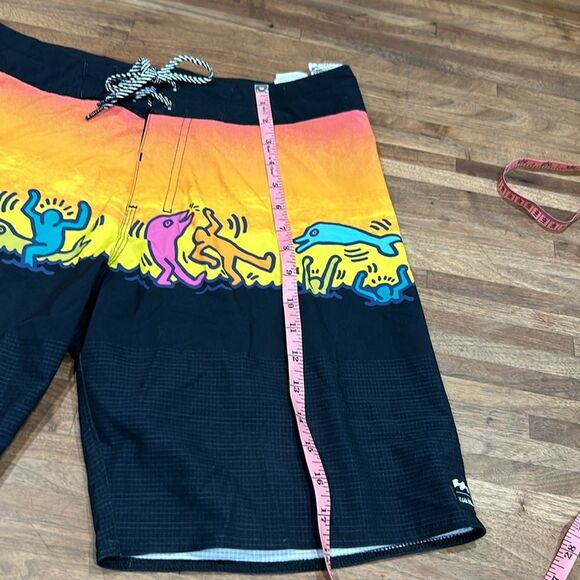 Billabong NWT Keith Haring Dolphin Dance Airlite Performance Boardshorts! - Picture 6 of 10